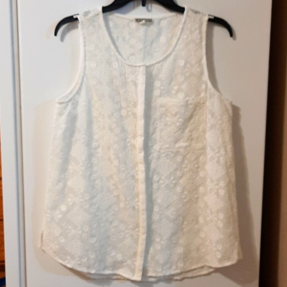 White Lace Sheer Sleeveless Blouse.  Size Small.